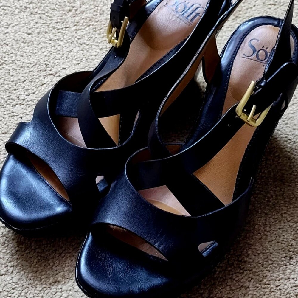 Sofft - Black Leather wedge sandals size 8